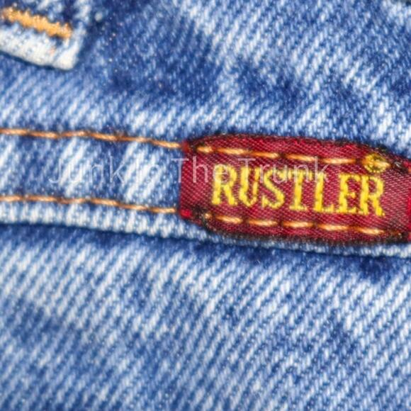 Rustler Size 42 X 30 - Picture 3 of 4
